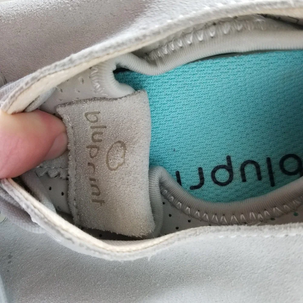 Bluprint Shoes Womens 7.5 Gray Suede Low‎ Top Lace Up Athletic Sneakers